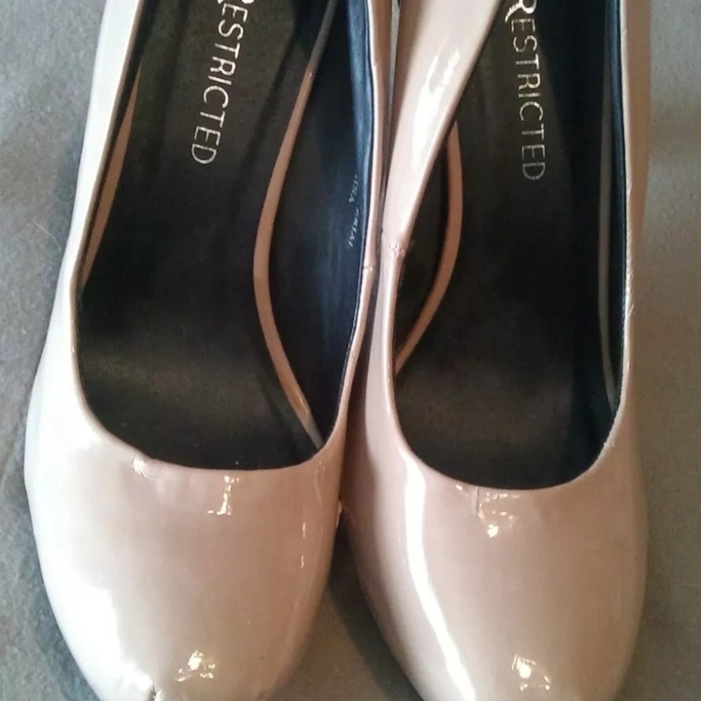 "Designs By Sabrina," Women's Dress Shoes, Beige & Black, SZ 10, Unrestricted
